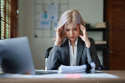 Photo of Stressed Business Owner 的图像结果