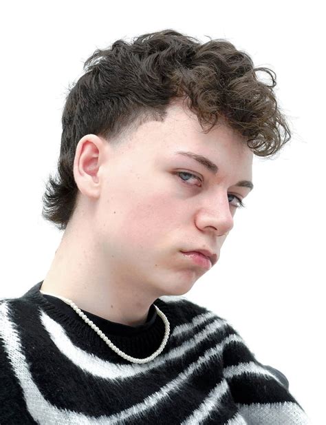 What is a Wolfcut? The Men's Hairstyle Taking TikTok By Storm | Man of Many