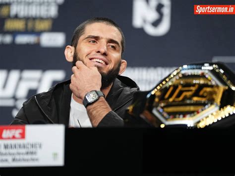 Islam Makhachev recieves medal of honor from Dagestan Republic