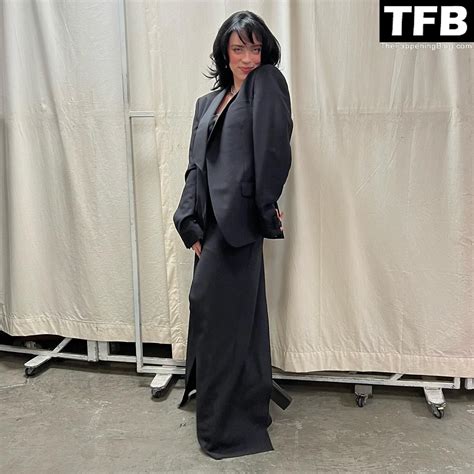 Billie Eilish Sexy (25 Photos) | PinayFlixx Mega Leaks