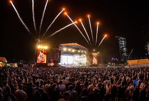 How To Reach Mahalaxmi Racecourse By Metro Aqua Line, Train For ...