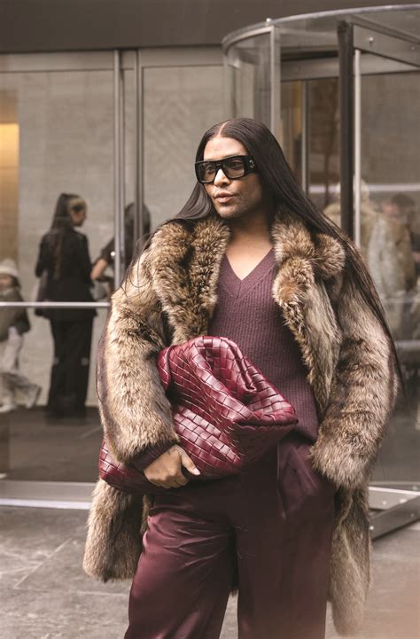 The Rise of the Men's Power Bag | 2025's Must-Have Accessory