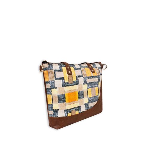 The Maze Shoulder Bag with Sling – Crafthues