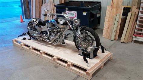 Custom heavy duty wooden skids and pallets — Wooden shipping crates ...