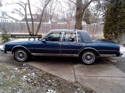 1990 Chevrolet Caprice Classic Ls Brougham Sedan 4 - Door 5. 0l