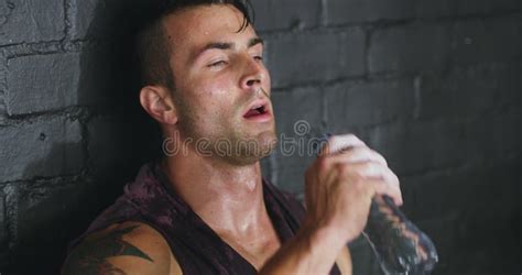 Rezultat imagine pentru Bodybuilder Intense Training