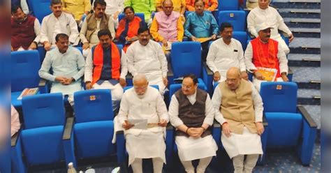 Pm modi says mp should propagate schemes of center from bjp foundation ...