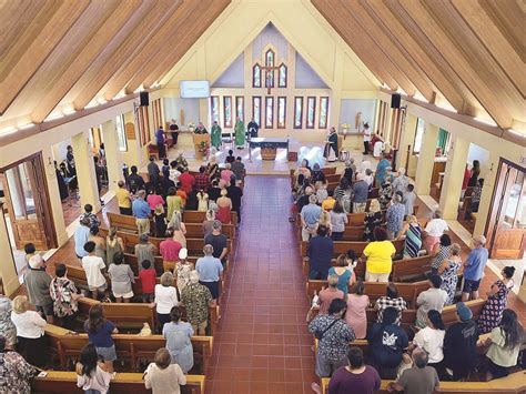 Maui families, faith leaders cling to hope but tackle reality of loss ...