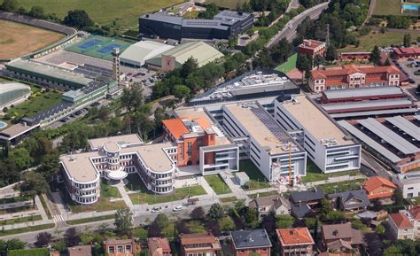 Galeria de Reforma e Expansão do Hospital San Juan de Dios / Ah ...