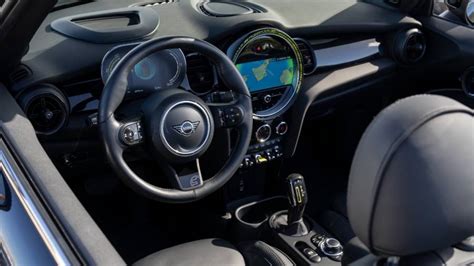 Mini Cooper SE Convertible debuts with only 999 units set to be ...
