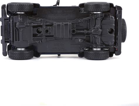 Buy Maisto 1:27 Scale Jeep Wrangler Rubicon Diecast Vehicle (Colors May ...