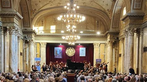 Klavíry a pianina nejvyšší Kvality • C. Bechstein Centrum Praha