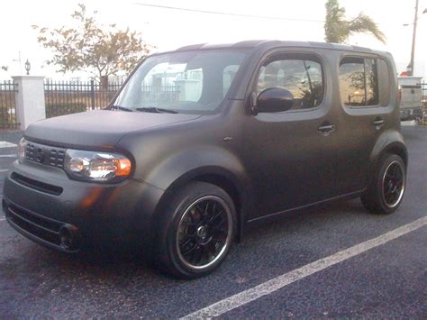 Black Nissan Cube