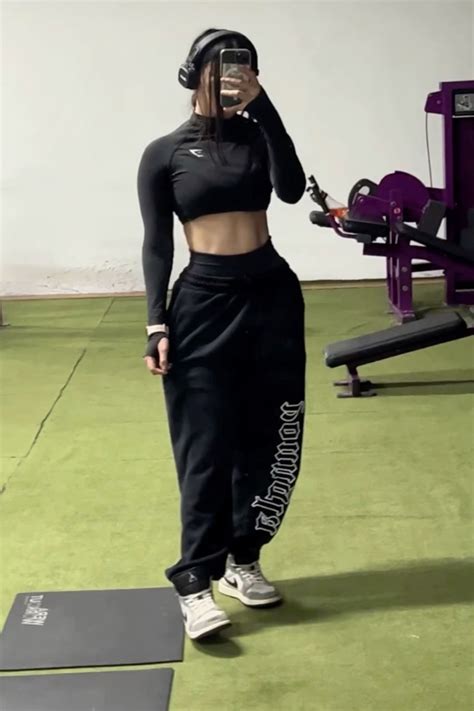 Pin de Alondra Alvarez en SPORT | Outfits deportivos, Ropa fitness ...