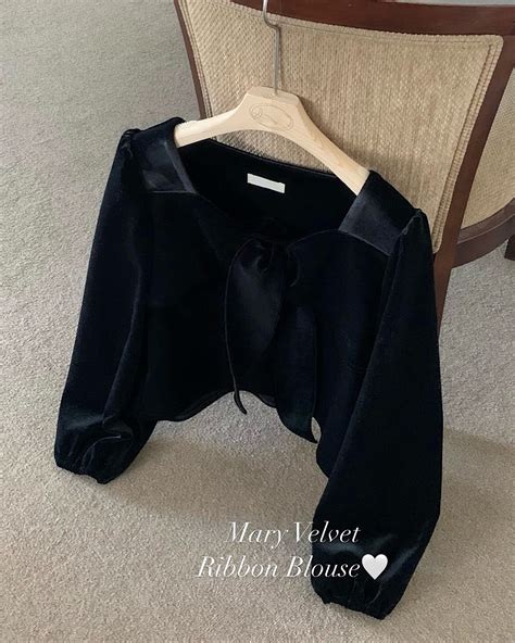 [J.LORE] 제이로어 (@j.lore_official) • Instagram photos and videos