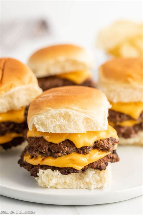 Blackstone Smash Burger Sliders - grillonadime.com