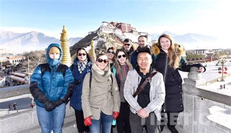 西藏本土培养的首批博士研究生毕业_央广网