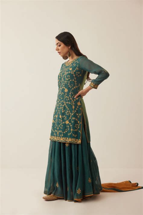 RTS Gauhar Green Aari Lehenga Set – Shrutkirti