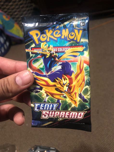 Bought a Crown Zenith Tin at Walmart but the cards are in Spanish? : r ...