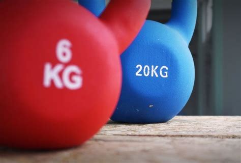 हाय इंटेंसिटी इंटरवल ट्रेनिंग (HIIT) म्हणजे काय, जाणून घ्या त्याचे ...