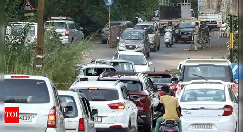 Work on national highway at Agasaim piles traffic onto narrow Goa Velha ...