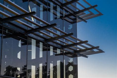 Pictures of Computer Technology That Indicates Computer Department 的图像结果