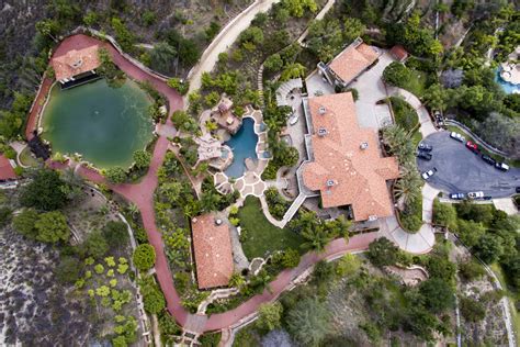 That home Kobe Bryant nearly bought is up for sale, and it has a pirate ...