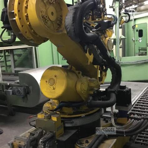 Motoman ES165N-100 mounted on linear track | Eurobots