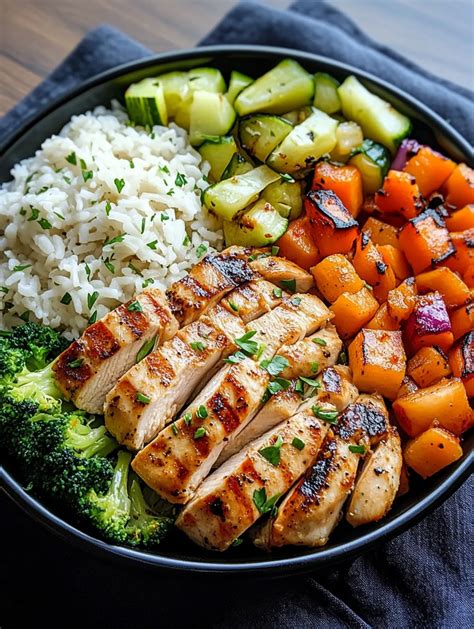 Irresistible Grilled Chicken & Garlic Veggie Rice Bowl