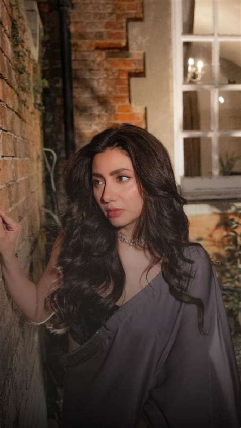 Mahira Khan Approved Lemon Honey Mask For Brides-To-Be