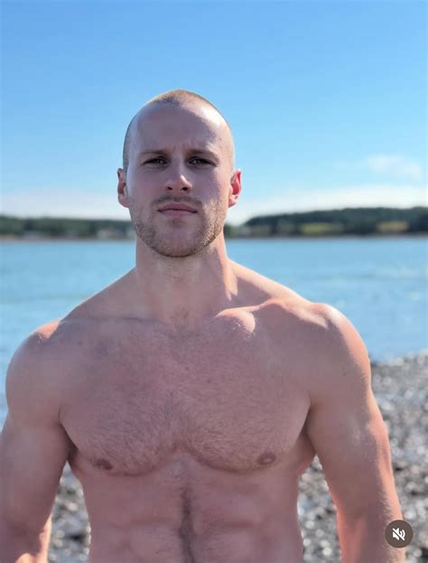 Sexy Bald Men (@sexy_bald_men) • Instagram photos and videos