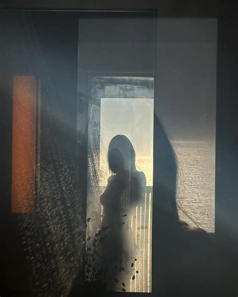 Kendall Jenner goes completely naked as she takes steamy snap in oceanfront outdoor shower on ...