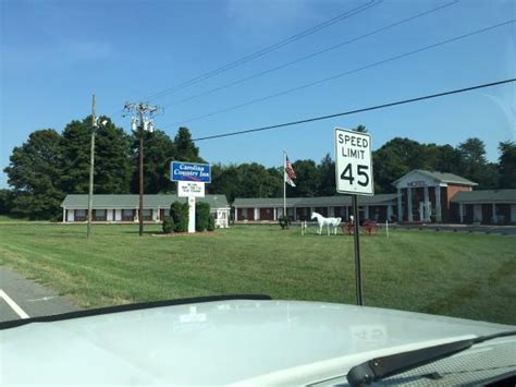 CAROLINA COUNTRY INN (Concord) - Hotel Reviews & Photos - Tripadvisor