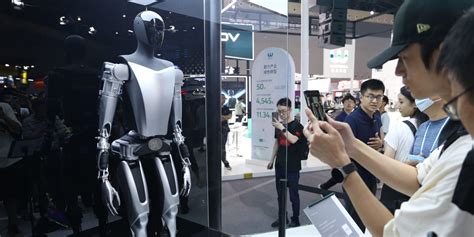 Tesla Factory Robots 的图像结果