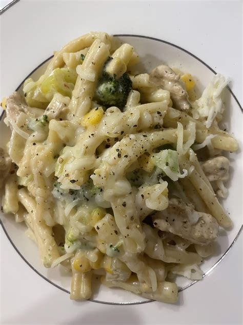 Homemade Creamy Chicken & Vegetable Pasta W/ Fresh Cracked Pepper ...