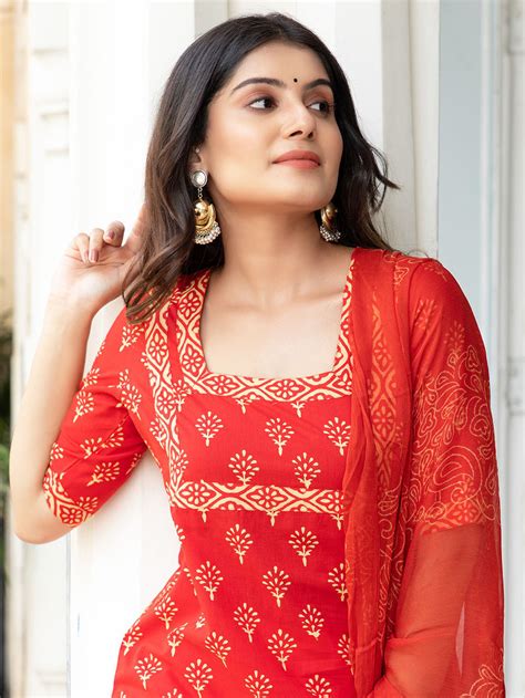 The Loom Big Summer Sale - Flat 35% Off - Clearance Sale