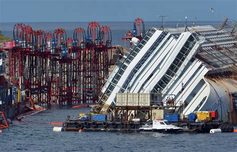 Costa Concordia: 20 pictures of the salvage operation - Mirror Online