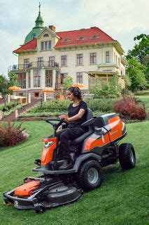 Ride-On Front Mowers | Husqvarna IN
