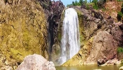 10 Breathtaking Waterfalls Near Hyderabad for a Refreshing Getaway ...