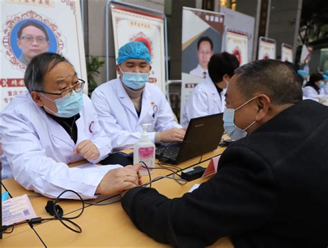 重庆：中医中药展优势，传承发展入“新局”