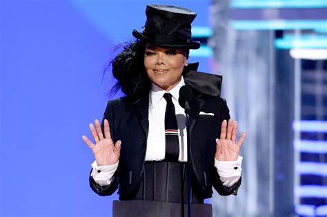 Janet Jackson makes surprise appearance at 2022 Billboard Music Awards ...