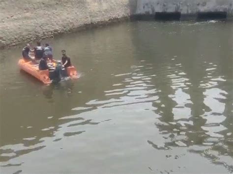 Kakrapar Dam Drowning Accident: 4 Youths Lost in Mandvi | Gujarat News