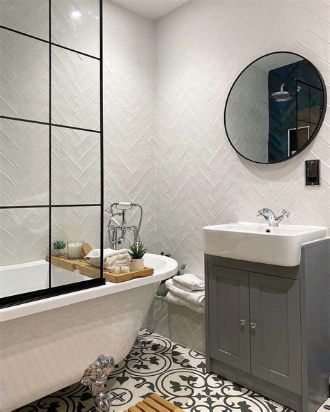 30 Amazing Herringbone Tile Bathroom Ideas To Sprinkle Personality