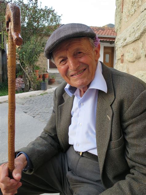 Pin by Aislinn Lewis-Smith on artsy | Old man pictures, Handsome older ...