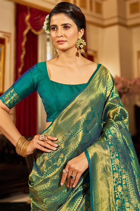 Demure Rama Kanjivaram Silk Saree With Evocative Blouse Piece ...