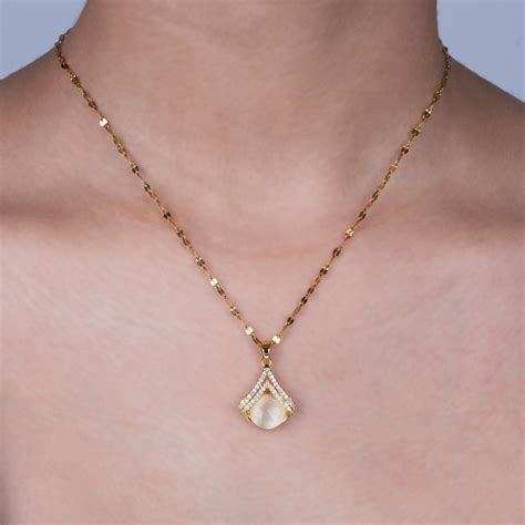 Artklim Gold Plated Fan Shaped Studded Pendant Necklace