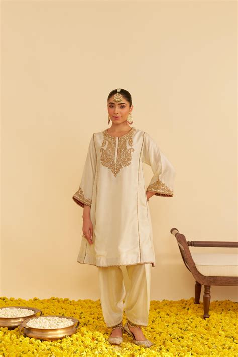 AYRA - SHORT CHAUGA WITH SALWAR AND DUPATTA | The Mahal