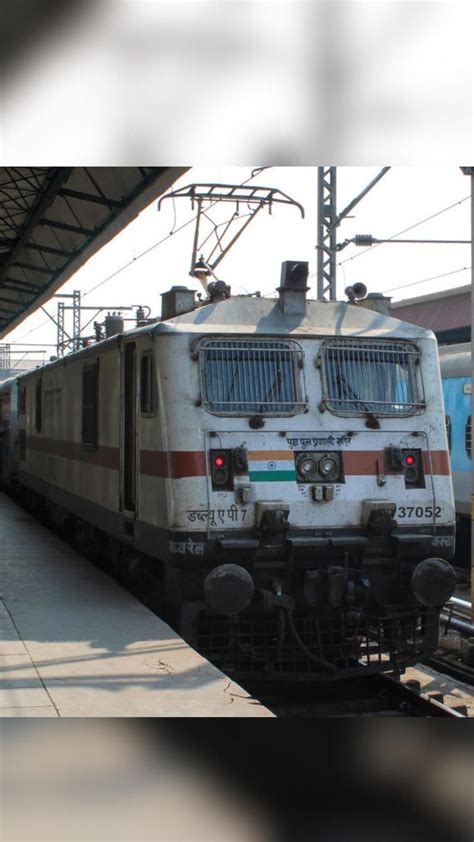 In Photos: Iconic CSMT-Hazrat Nizamuddin Rajdhani Express Marks 6 Years ...