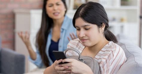 Researchers Find Why Teenage Brains Start Ignoring Their Mother's Voice