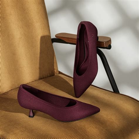 Stella Pointed-Toe Kitten Sustainable Heels in Bordeaux Red - VIVAIA